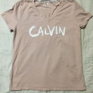 Short sleeve pink Calvin Klein tshirt